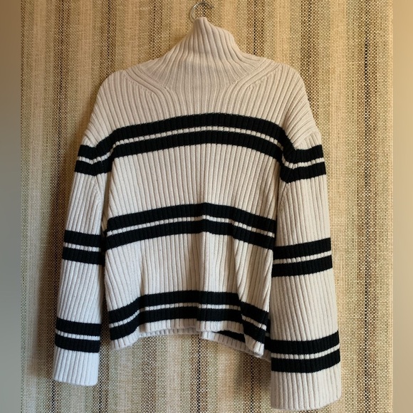 H&M Sweaters - HM Sweater Top Black and Cream Women Top Size Small Casual Winter Clothing